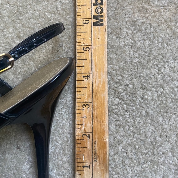 Faux Patent Leather Open-toe Shoes with Rose Detail, Size 8 - Picture 7 of 8